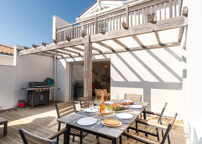 Les Patios De Flore-2 By Interhome Daire *